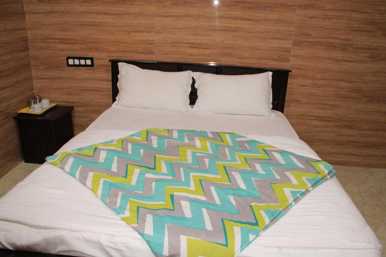Hotel Adhi Residency - Cleanliness & Friendliness Room Vl Vardharaja Temple Канчипурам Экстерьер фото